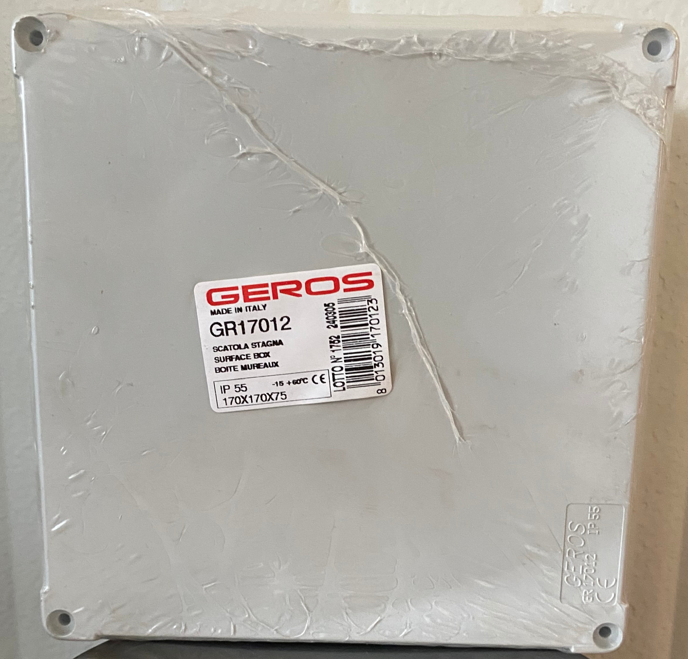 Cassetta derivazione IP55 coperchio vite 170x170x75mm PARETI LISCE