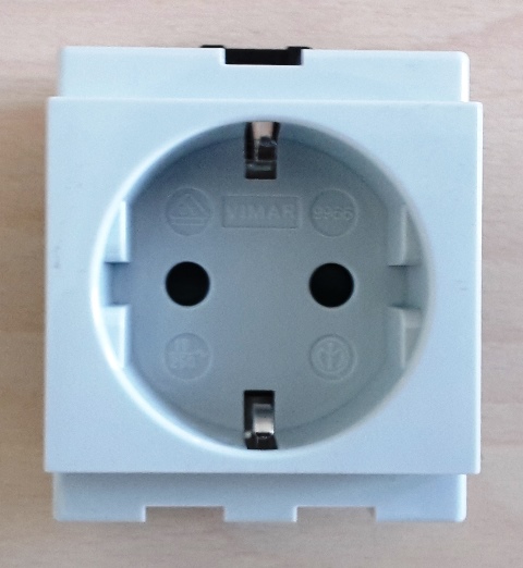 Presa 2P+T 16A P30 per guida E V5