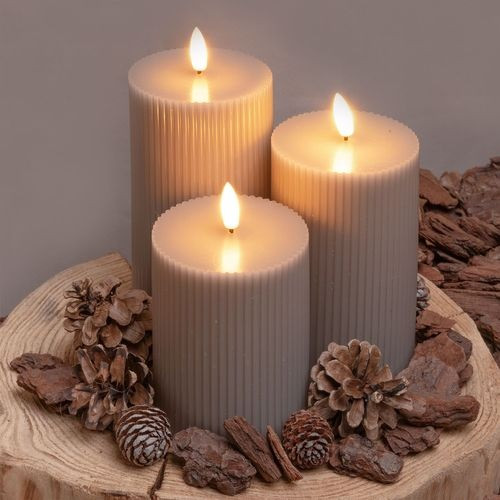 Set 3 Candela Cilindrica a Coste ø7,5cm da 10-12-15cm in Cera GrigioMarrone 3D Wick Flame c/Telecomando