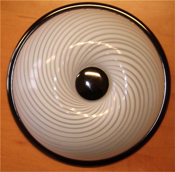 PLAFONIERA VETRO RIGATO E BASE IN METALLO D.33 60W